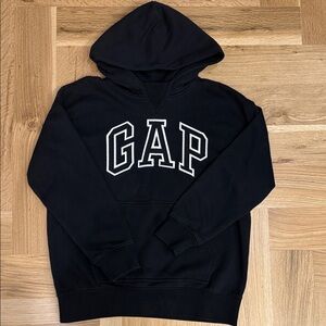 GAP black hoodie with Logo NWOT